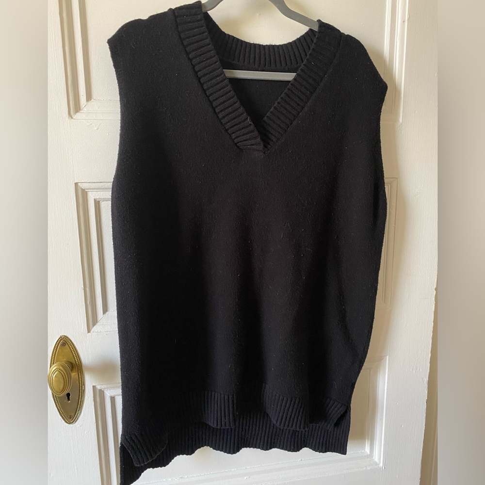 🌻Long Black V-Neck Sweater Vest